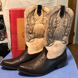 Coconuts western style boots